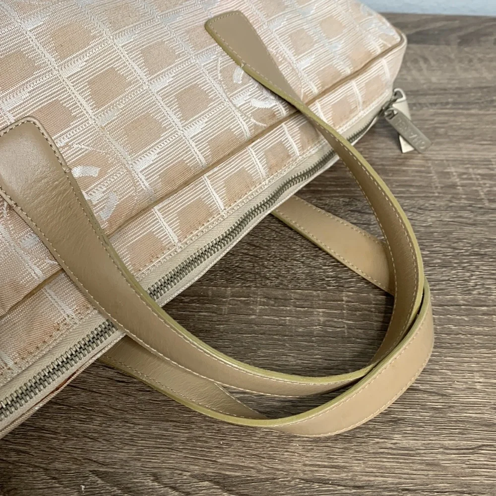 EUC Chanel canvas office bag or laptop bag. - Picture 8 of 10